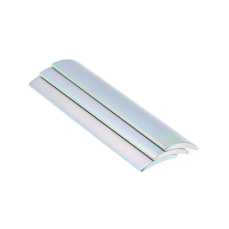Aimant permanent arc/tuile/segment