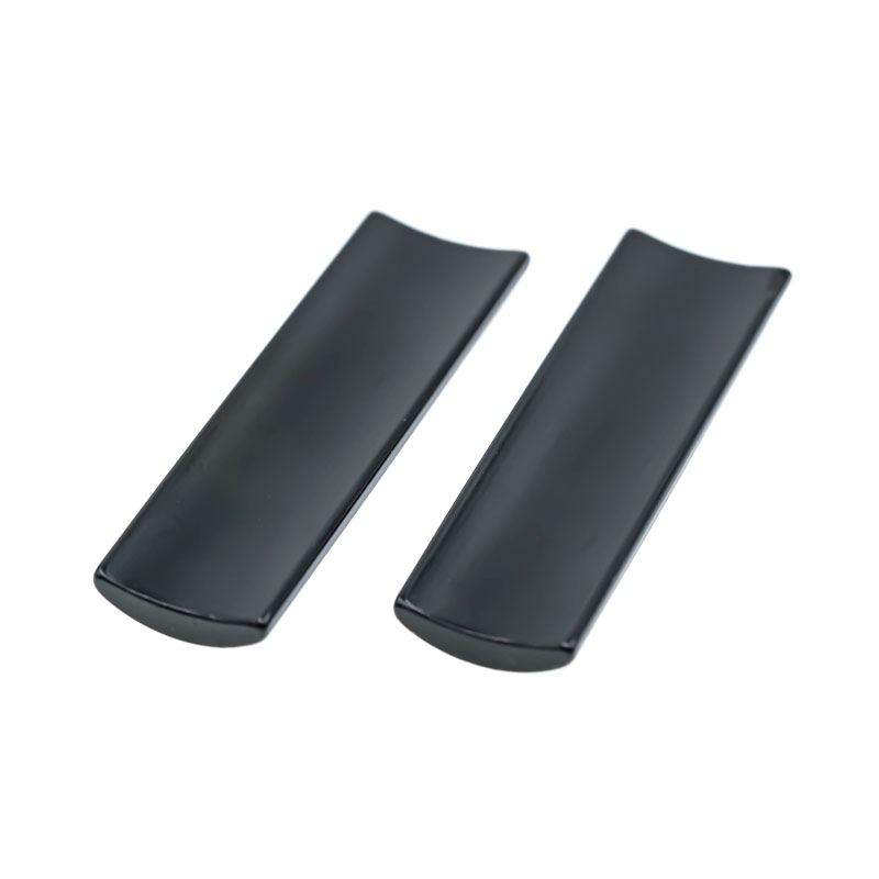 Aimant moteur pour gouvernail de commande de vol