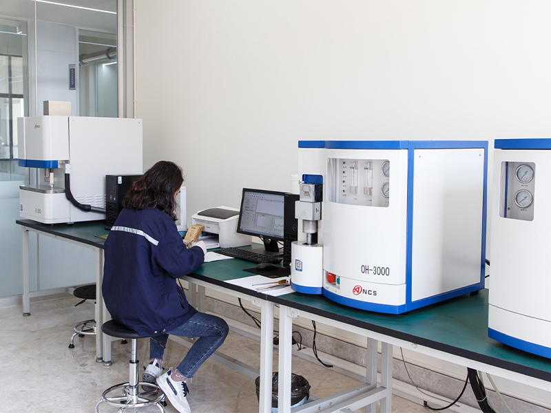 Analyseur d'hydrogène, d'oxygène, de carbone et de soufre